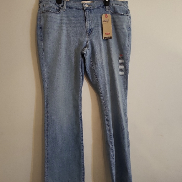 Levis jeans Womens Plus Size Classic Bootcut style 23649-0024  18W,22W,NWT - Picture 4 of 16